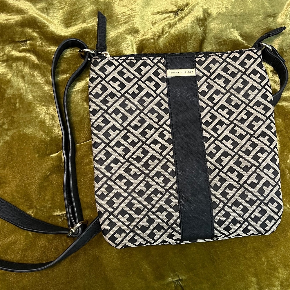Tommy Hilfiger Purse